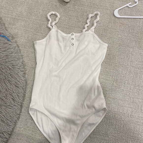 Abercrombie kids white bodysuit size 13/14 - Picture 1 of 2